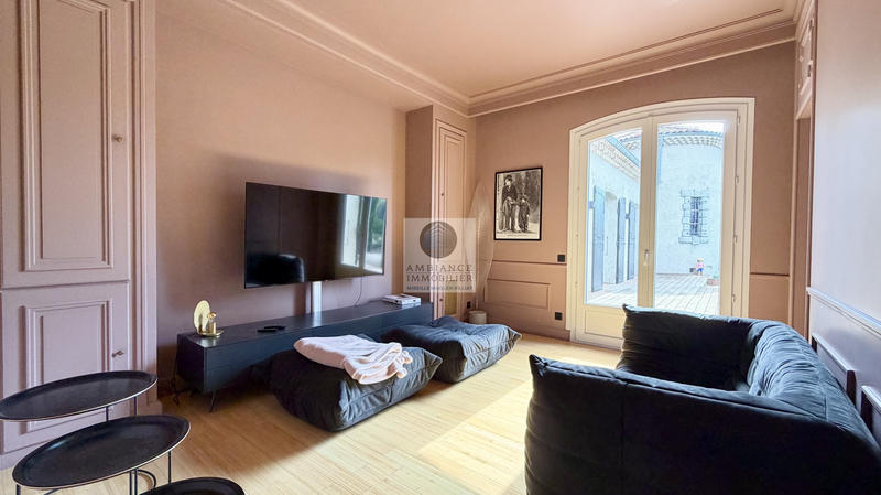 Maison - 284 m² - 8 pièces