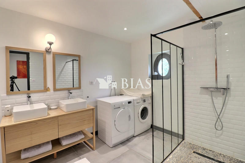 Maison - 212 m² - 5 pièces