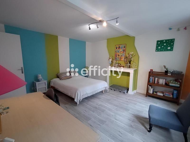 Maison - 270 m² - 11 pièces