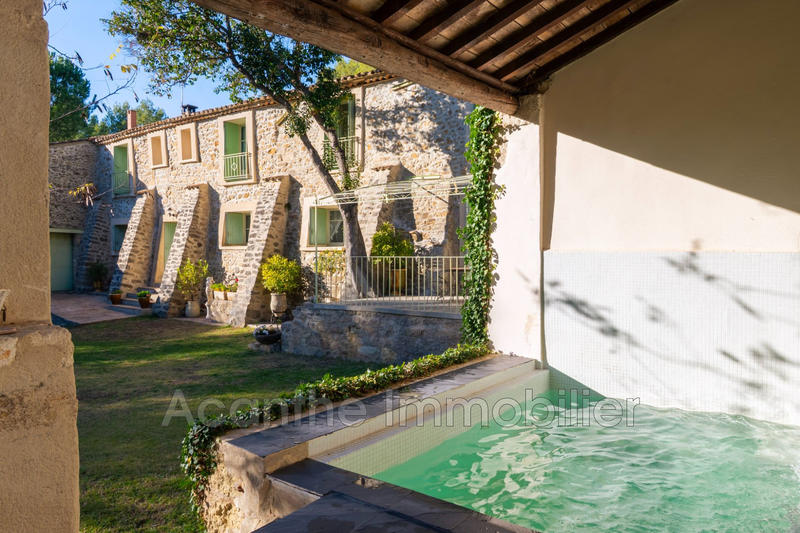 Mas - 298 m² - 8 pièces