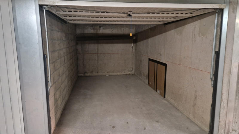 Parking / Garage - 12 m²