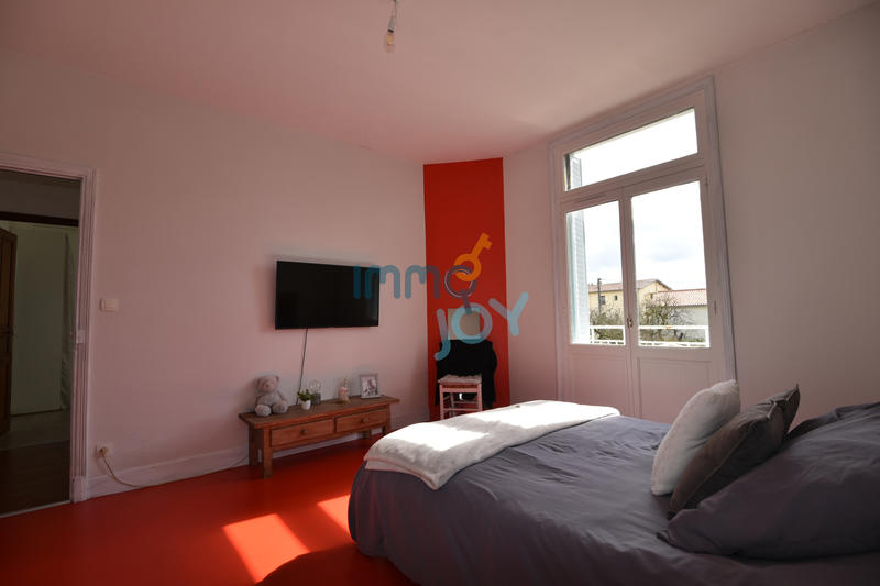 Maison - 212 m² - 8 pièces