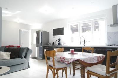 Maison - 310 m² - 15 pièces