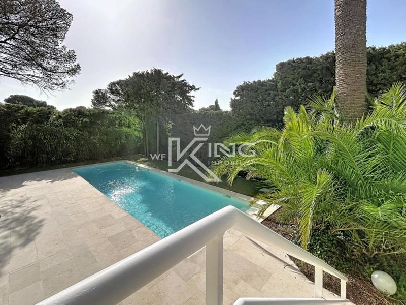 Villa - 250 m² - 6 pièces