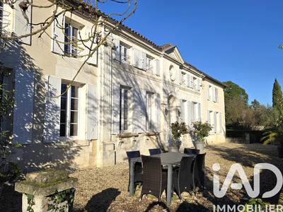 Maison - 250 m² - 10 pièces