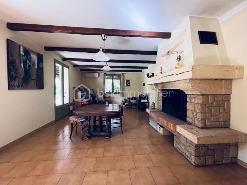 Maison - 216 m² - 8 pièces