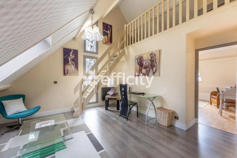 Maison - 205 m² - 7 pièces