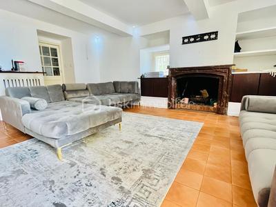 Maison traditionnelle - 88 m² - 4 pièces