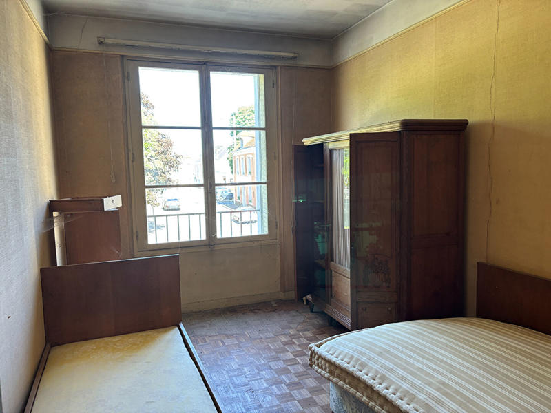 Maison - 235 m² - 9 pièces