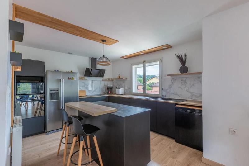 Maison - 165 m² - 8 pièces