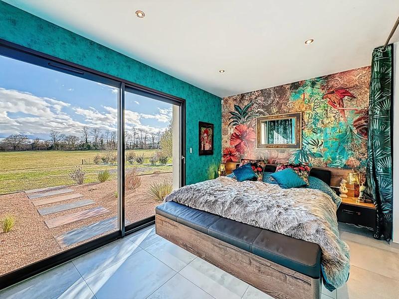 Maison - 260 m² - 10 pièces