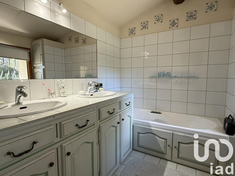 Maison - 201 m² - 8 pièces