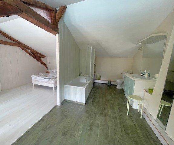 Maison - 300 m² - 7 pièces