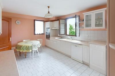 Maison - 154 m² - 9 pièces