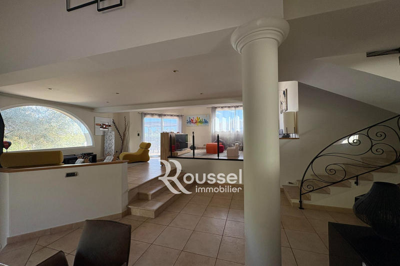 Villa - 174 m² - 6 pièces