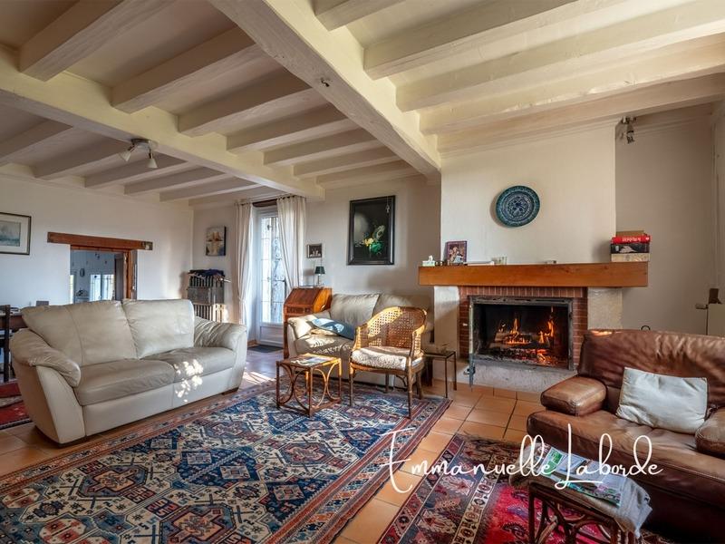 Propriété - 315 m² - 9 pièces