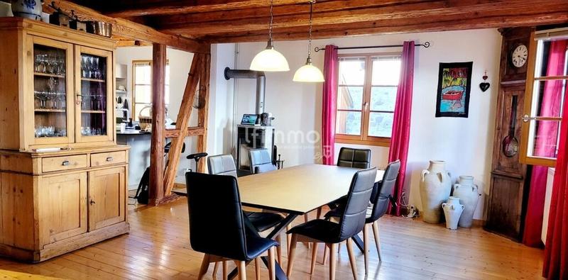 Maison - 207 m² - 7 pièces
