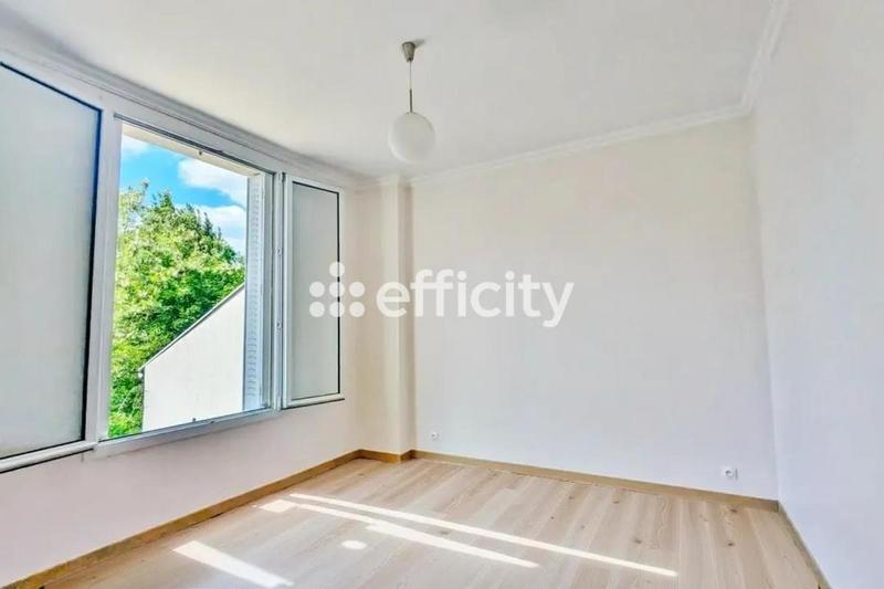 Maison - 142 m² - 7 pièces