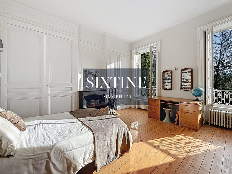 Manoir - 330 m² - 12 pièces