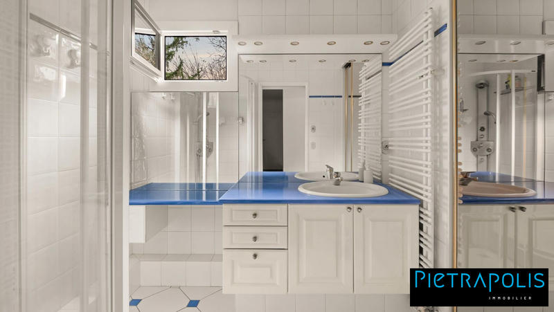 Appartement - 107 m² - 4 pièces