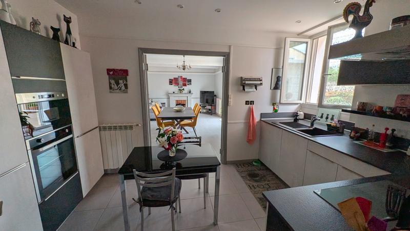 Maison traditionnelle - 175 m² - 6 pièces