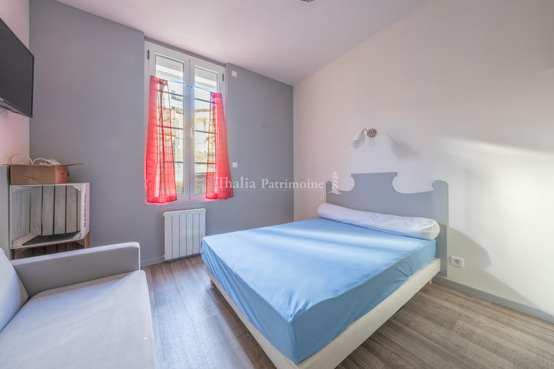 Appartement - 245 m² - 8 pièces