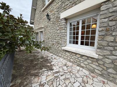 Pavillon - 136 m² - 5 pièces