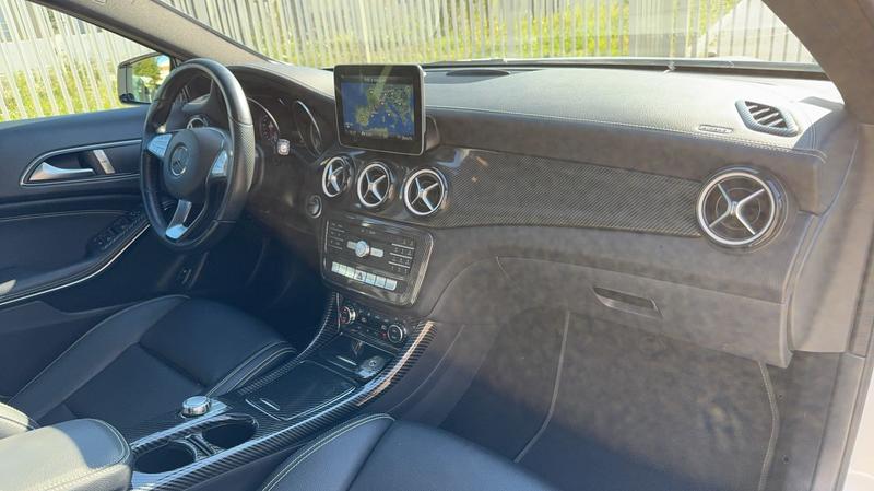 Mercedes Classe Gla 200 d 136 7g-Dct Starlight Edition - Automatique Toit ouvrant