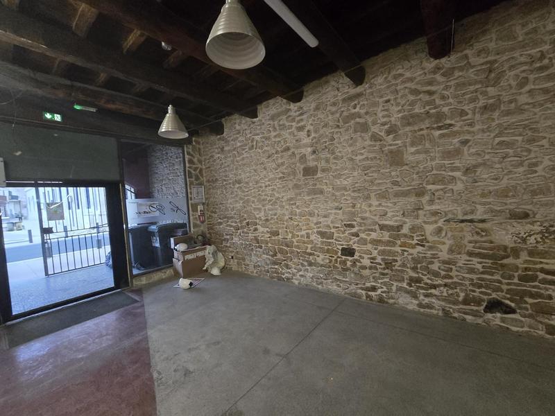 Local commercial - 607 m²