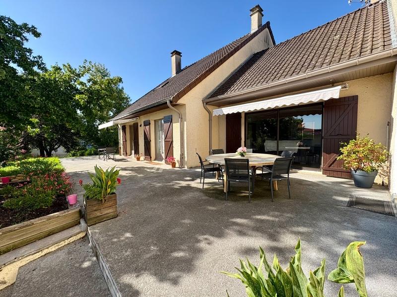 Maison - 358 m² - 11 pièces