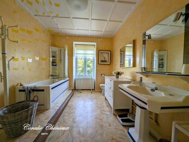 Maison de maîtres - 390 m² - 10 pièces