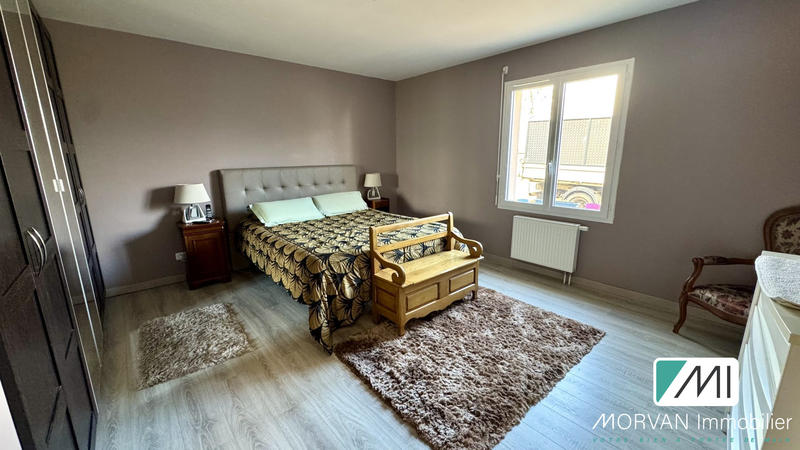 Maison - 228 m² - 8 pièces