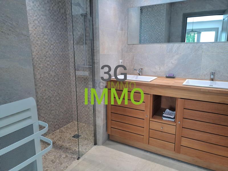 Maison en pierre - 202 m² - 7 pièces