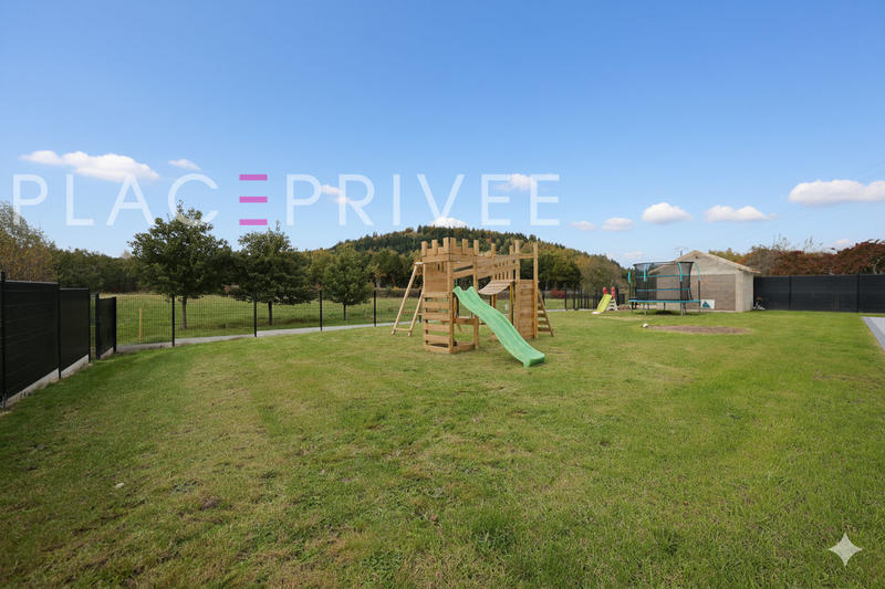 Maison - 300 m² - 9 pièces