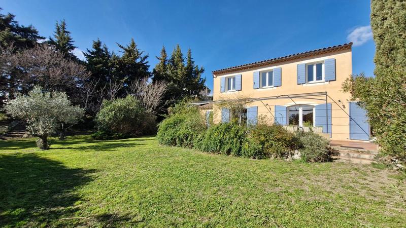 Maison - 211 m² - 6 pièces