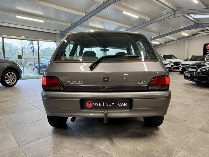 Renault Clio 1.8i - 92 Bva I Berline Baccara Phase 3 / Garantie 12 Mois