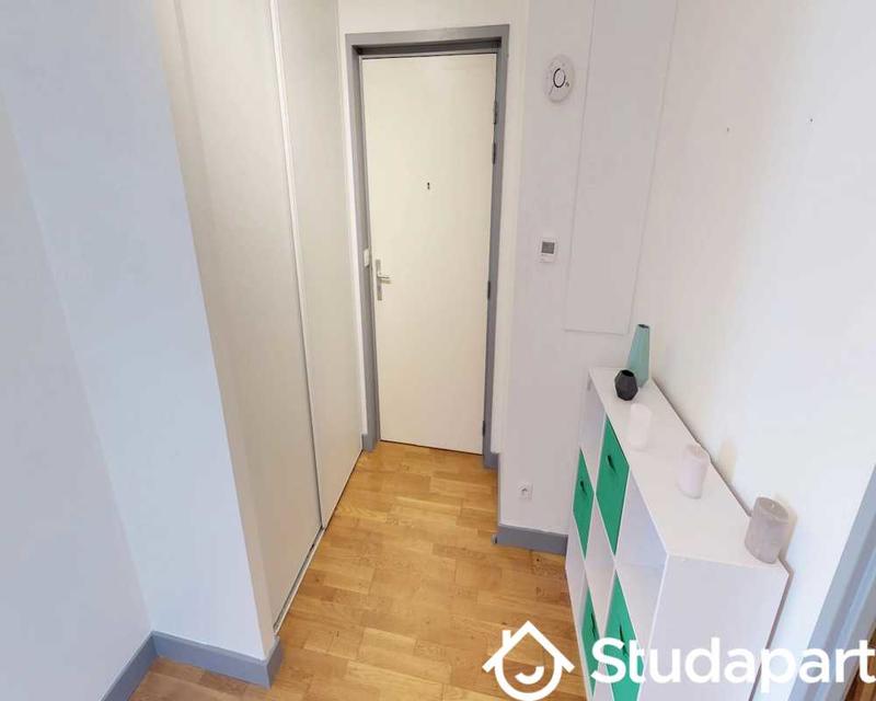 Chambre - 70 m² - 1 pièce