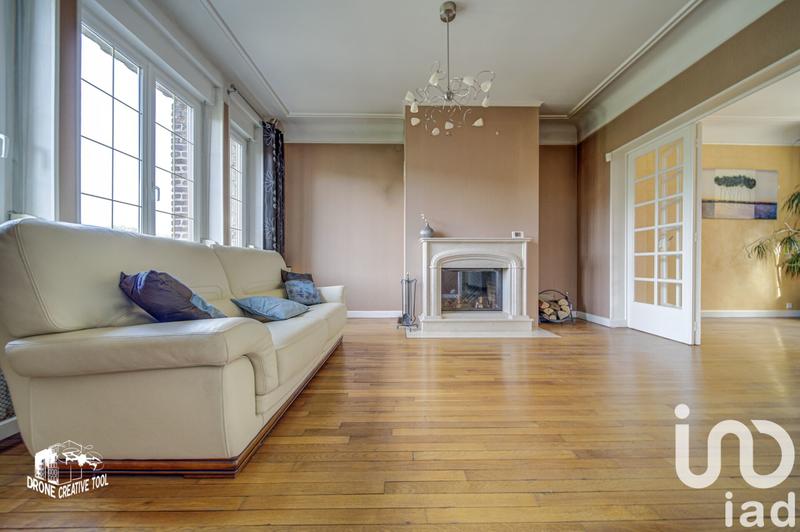 Maison - 242 m² - 7 pièces