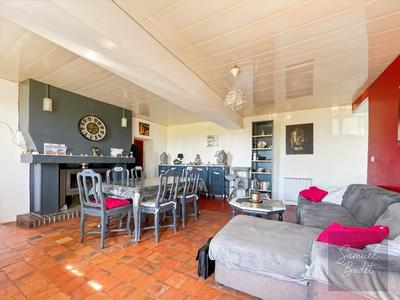 Maison - 95 m² - 5 pièces