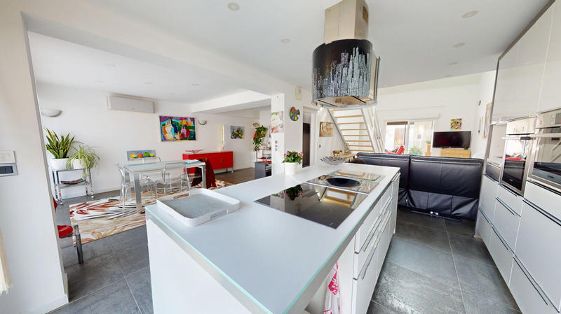 Maison - 161 m² - 5 pièces