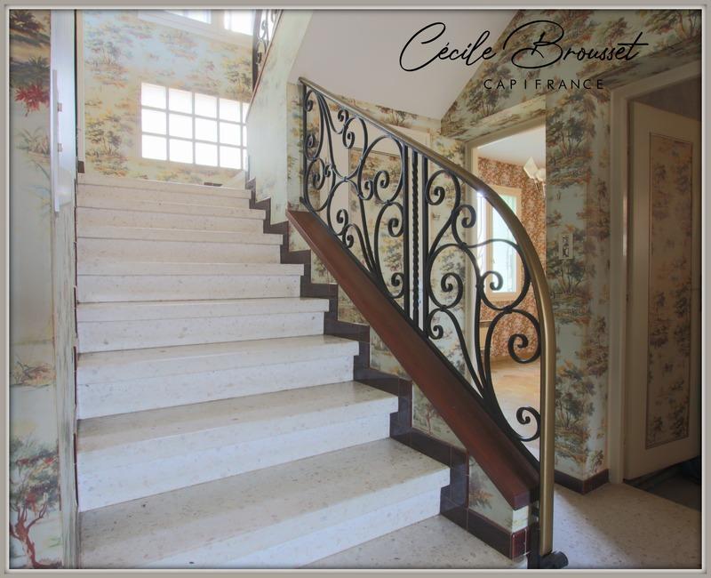 Maison - 210 m² - 7 pièces