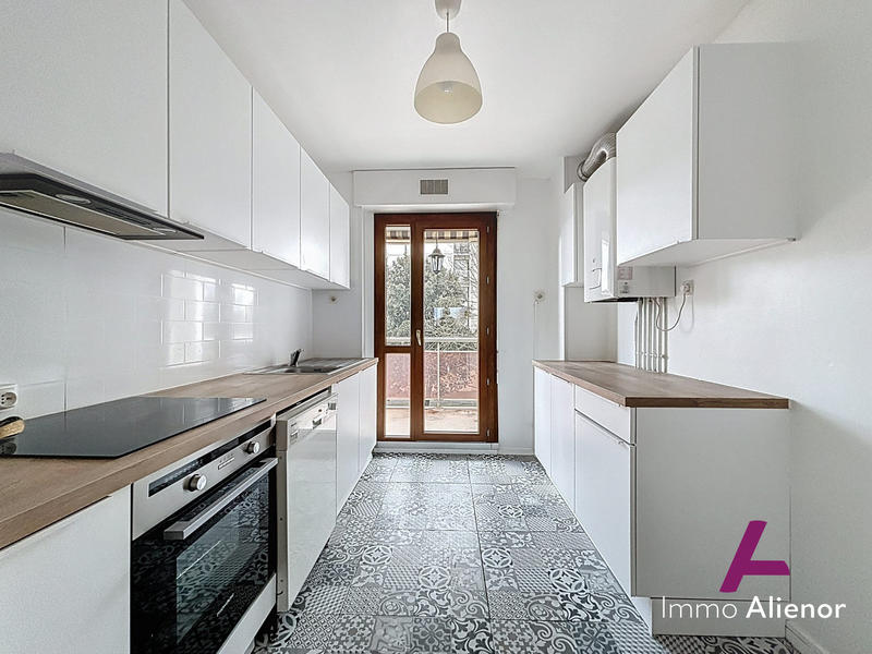 Appartement - 93 m² - 4 pièces