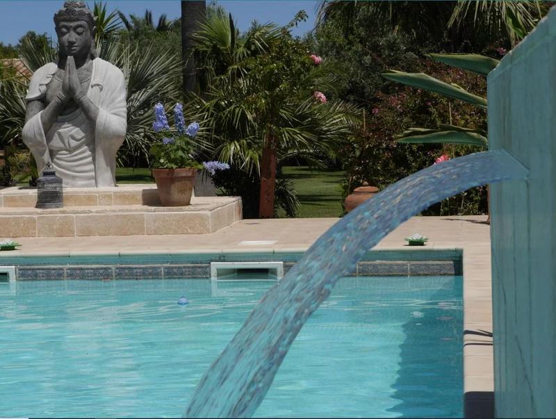 Mas - 303 m² - 8 pièces