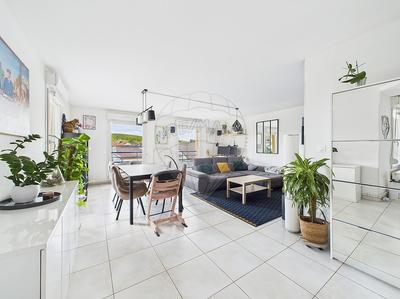 Appartement - 83 m² - 3 pièces