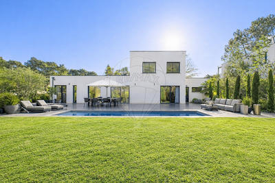 Maison - 185 m² - 7 pièces