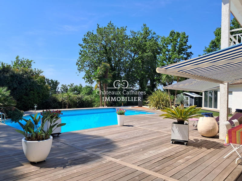 Maison - 350 m² - 10 pièces