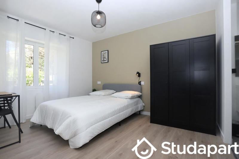 Chambre - 13 m² - 1 pièce