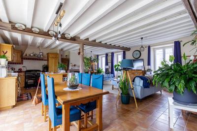 Maison - 210 m² - 9 pièces