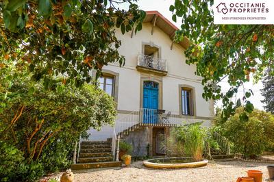 Maison de maîtres - 250 m² - 10 pièces