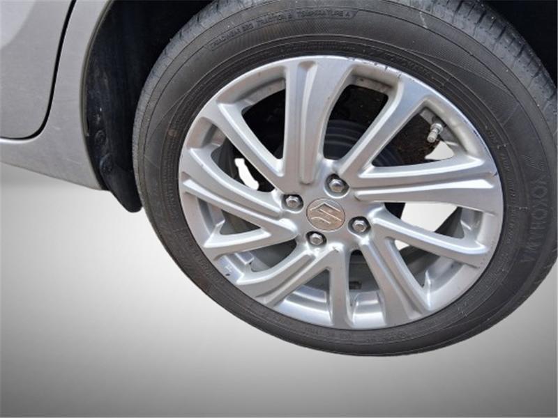 Suzuki Swift III 1.2 Dualjet Hybrid Allgrip Privilège